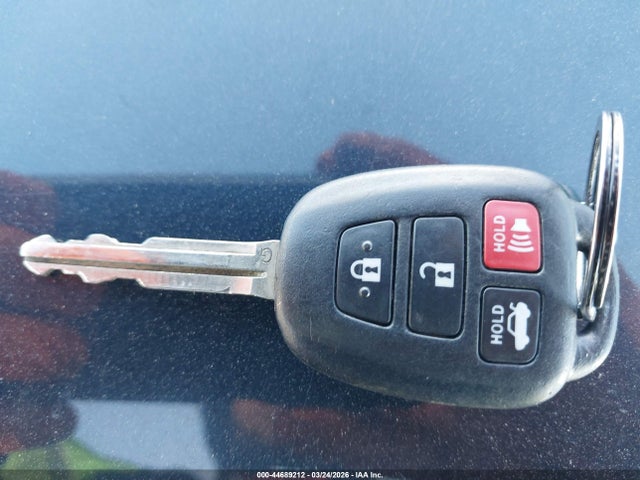 4T1BF1FK1EU374893 Toyota CAMRY SE