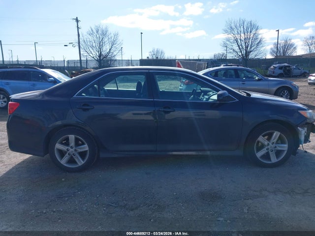 4T1BF1FK1EU374893 Toyota CAMRY SE