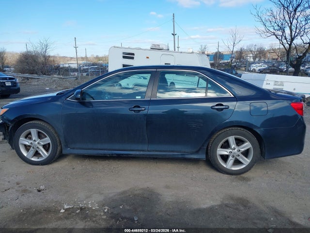 4T1BF1FK1EU374893 Toyota CAMRY SE