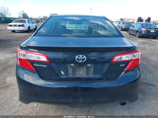 4T1BF1FK1EU374893 Toyota CAMRY SE