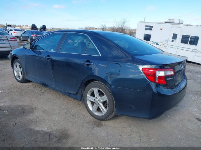 4T1BF1FK1EU374893 Toyota CAMRY SE