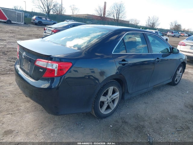 4T1BF1FK1EU374893 Toyota CAMRY SE