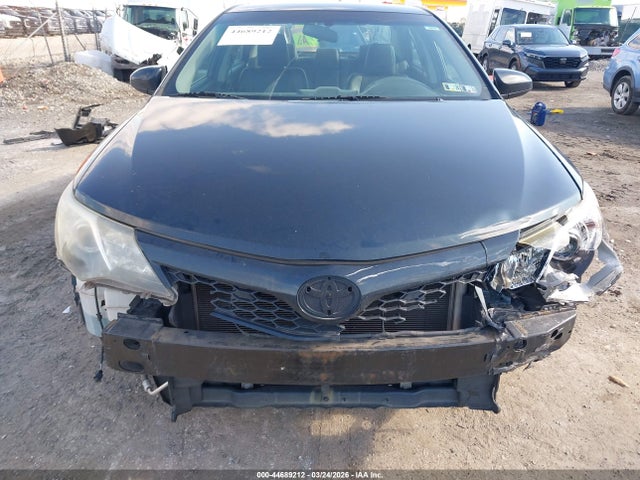 4T1BF1FK1EU374893 Toyota CAMRY SE