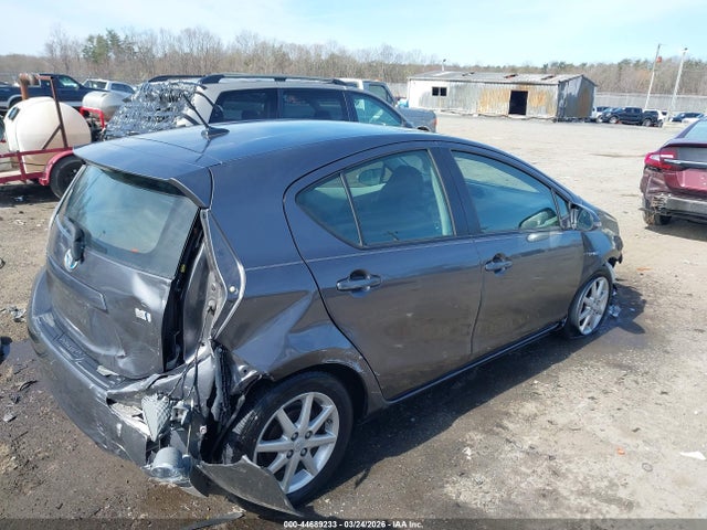 2013 TOYOTA PRIUS C JTDKDTB33D1049117 Photo 3