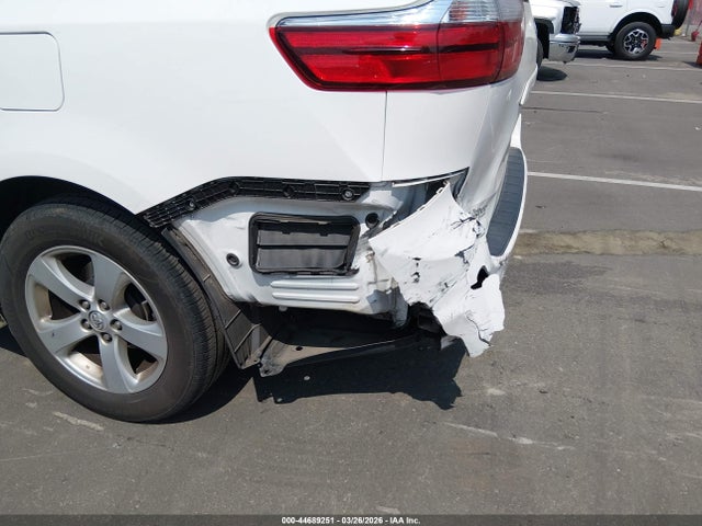 44689251 :رقم المزاد ، 5TDKZ3DC9HS835124 vin ، 2017 Toyota Sienna Le 8 Passenger مزاد بيع