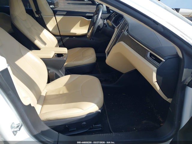 2013 Tesla Model S მანქანა იყიდება აუქციონზე, vin: 5YJSA1DN2DFP26998, აუქციონის ნომერი: 44689259