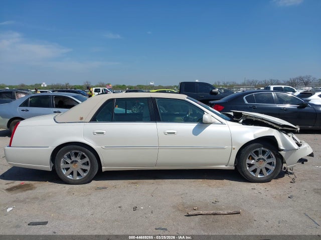 44689285 :رقم المزاد ، 1G6KD57Y28U180708 vin ، 2008 Cadillac Dts 1sd مزاد بيع