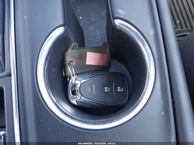 2GNAXKEV6M6123595 Chevrolet Equinox Fwd Lt