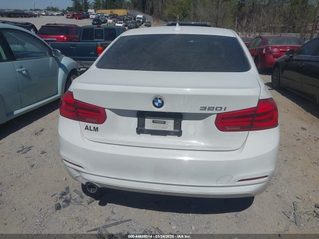 Продаж на аукціоні авто 2018 Bmw 320i, vin: WBA8A9C54JK623149, номер лоту: 44689314