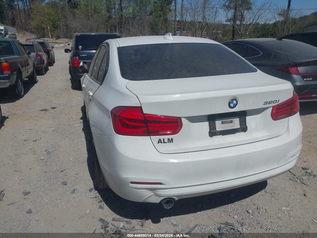 Продаж на аукціоні авто 2018 Bmw 320i, vin: WBA8A9C54JK623149, номер лоту: 44689314