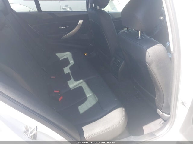 Продаж на аукціоні авто 2018 Bmw 320i, vin: WBA8A9C54JK623149, номер лоту: 44689314