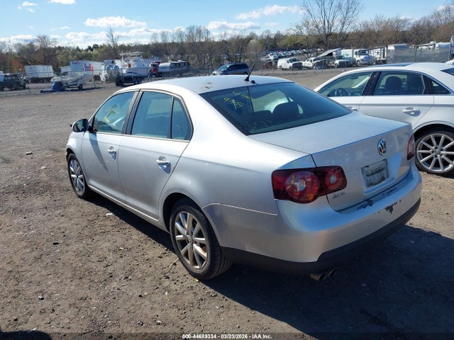 2010 VOLKSWAGEN JETTA 3VWAZ7AJ2AM076339 Photo 2