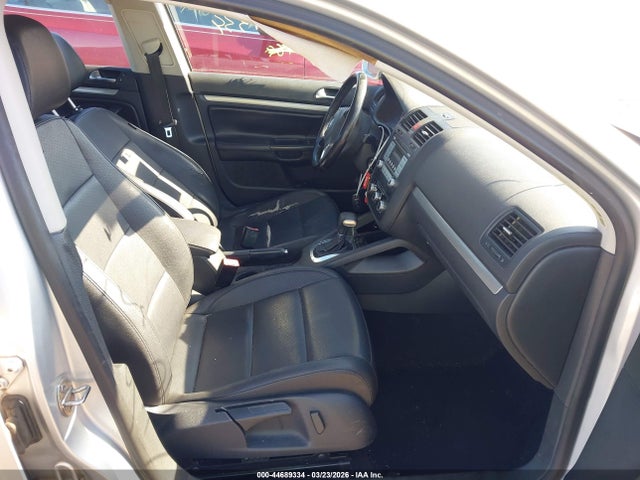 2010 VOLKSWAGEN JETTA 3VWAZ7AJ2AM076339 Photo 4