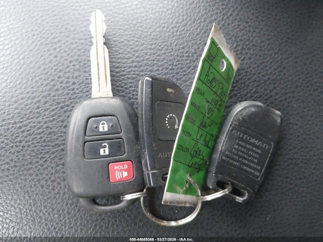 Toyota RAV4 LE 2017 JTMBFREV3HJ136905 Image 11