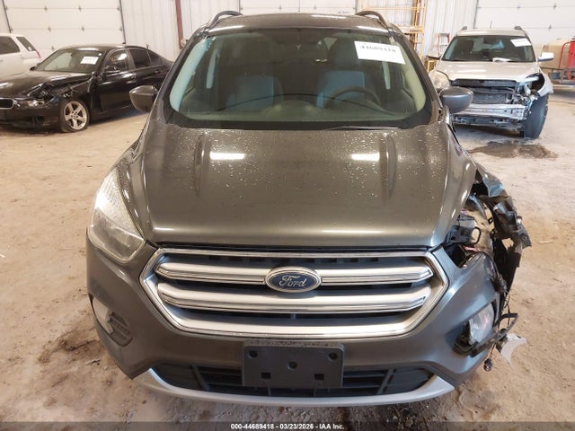 2017 Ford Escape Se მანქანა იყიდება აუქციონზე, vin: 1FMCU9GD7HUD88777, აუქციონის ნომერი: 44689418