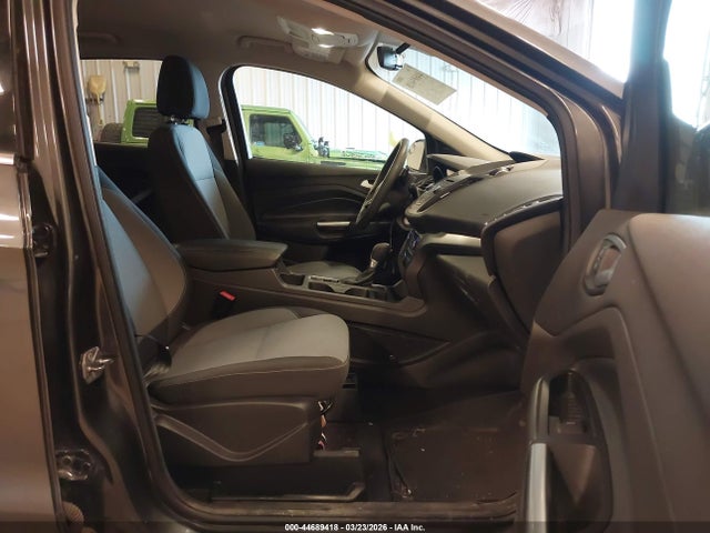 2017 Ford Escape Se მანქანა იყიდება აუქციონზე, vin: 1FMCU9GD7HUD88777, აუქციონის ნომერი: 44689418