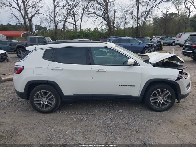2019 Jeep Compass Sun And Wheel Fwd მანქანა იყიდება აუქციონზე, vin: 3C4NJCBB1KT637424, აუქციონის ნომერი: 44689424