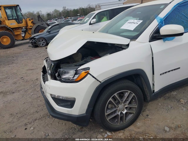 2019 Jeep Compass Sun And Wheel Fwd მანქანა იყიდება აუქციონზე, vin: 3C4NJCBB1KT637424, აუქციონის ნომერი: 44689424