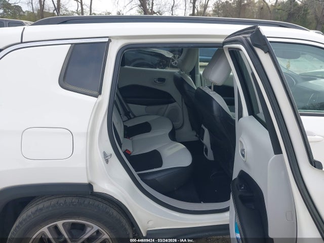 2019 Jeep Compass Sun And Wheel Fwd მანქანა იყიდება აუქციონზე, vin: 3C4NJCBB1KT637424, აუქციონის ნომერი: 44689424