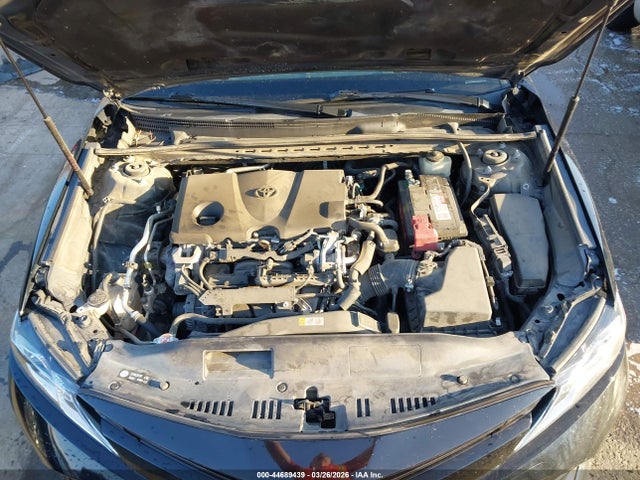 2018 Toyota Camry Le მანქანა იყიდება აუქციონზე, vin: 4T1B11HK3JU083477, აუქციონის ნომერი: 44689439
