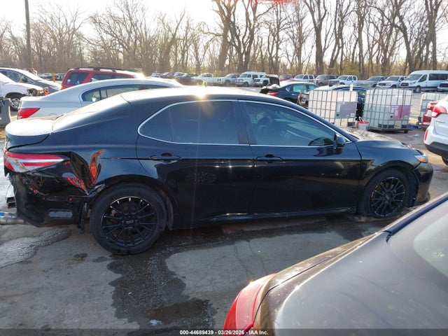 2018 Toyota Camry Le მანქანა იყიდება აუქციონზე, vin: 4T1B11HK3JU083477, აუქციონის ნომერი: 44689439