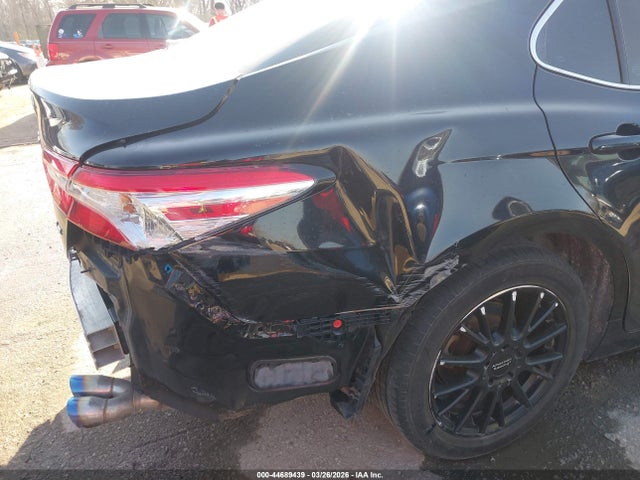 2018 Toyota Camry Le მანქანა იყიდება აუქციონზე, vin: 4T1B11HK3JU083477, აუქციონის ნომერი: 44689439