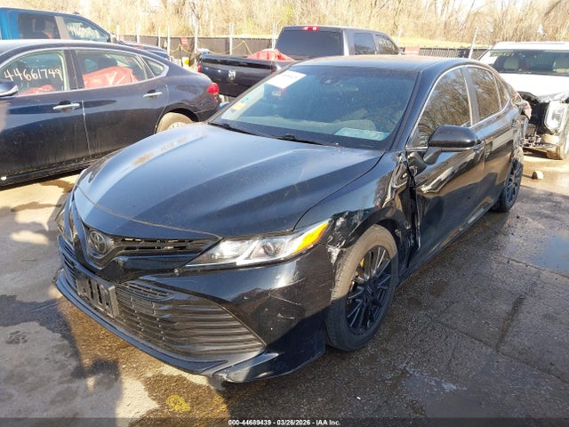 2018 Toyota Camry Le მანქანა იყიდება აუქციონზე, vin: 4T1B11HK3JU083477, აუქციონის ნომერი: 44689439