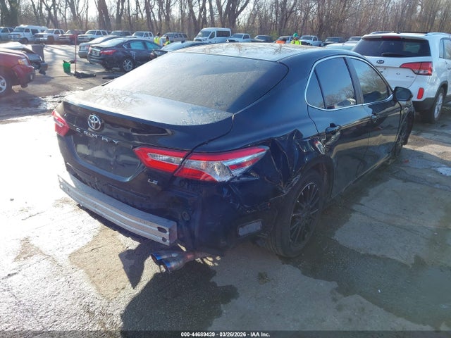 2018 Toyota Camry Le მანქანა იყიდება აუქციონზე, vin: 4T1B11HK3JU083477, აუქციონის ნომერი: 44689439