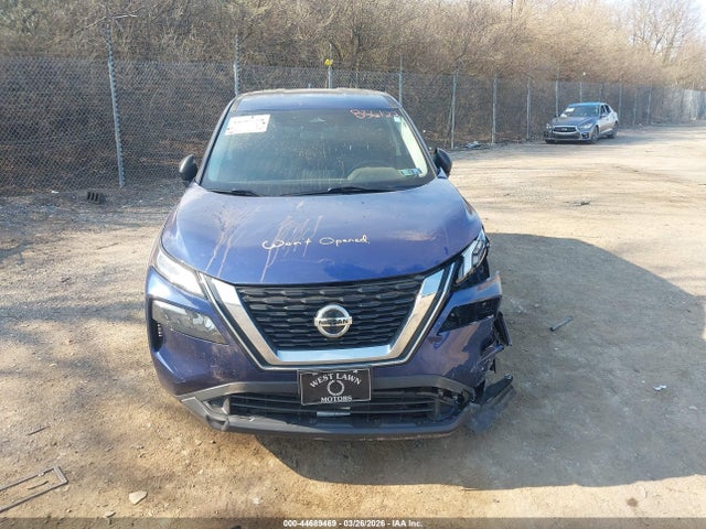 5N1AT3ABXMC836122 Nissan Rogue S Intelligent Awd