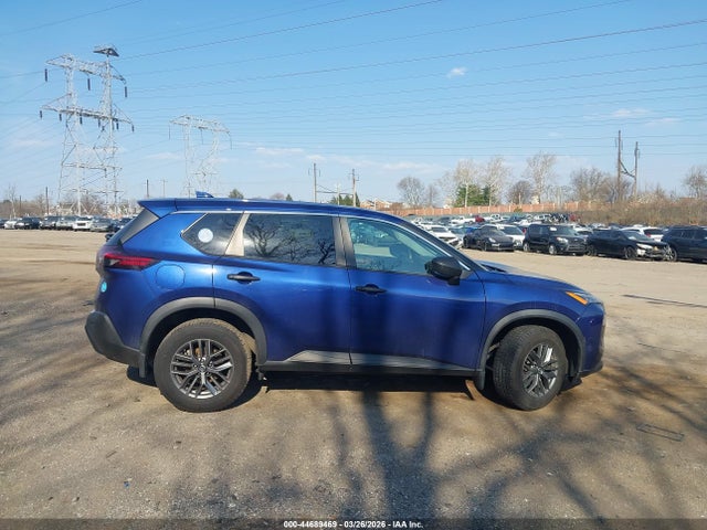 5N1AT3ABXMC836122 Nissan Rogue S Intelligent Awd
