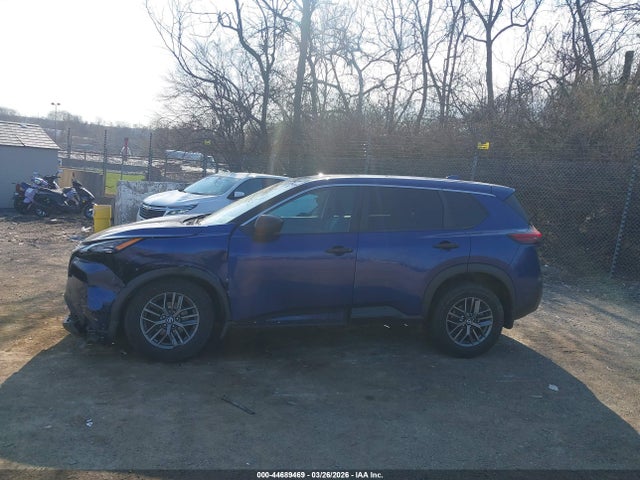 5N1AT3ABXMC836122 Nissan Rogue S Intelligent Awd