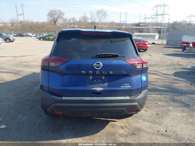5N1AT3ABXMC836122 Nissan Rogue S Intelligent Awd
