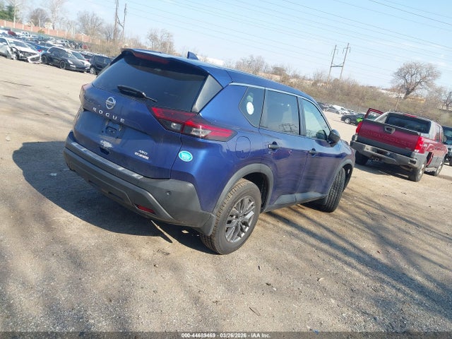 5N1AT3ABXMC836122 Nissan Rogue S Intelligent Awd