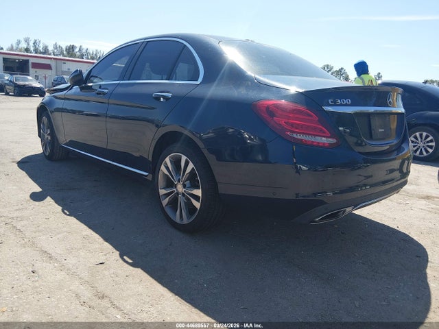 2016 MERCEDES-BENZ C 300 55SWF4KB0GU136623 Photo 2
