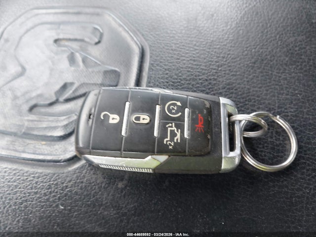 44689592 :رقم المزاد ، 1C6SRFJT9KN806989 vin ، 2019 Ram 1500 Laramie  4x4 5'7 Box مزاد بيع