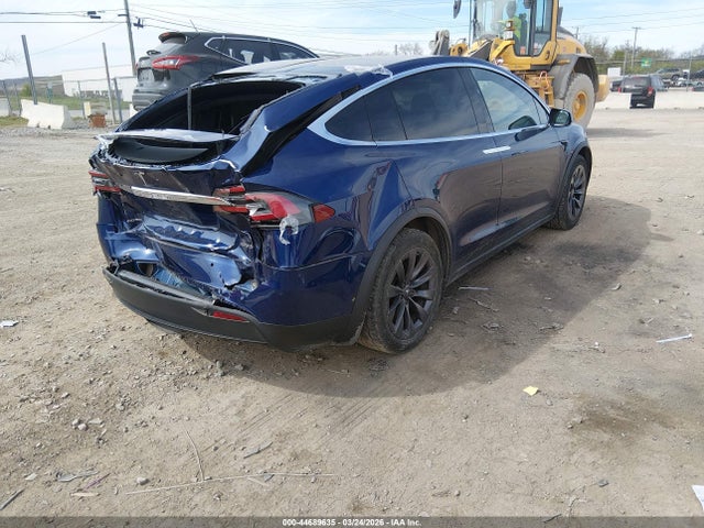 2018 TESLA MODEL X 5YJXCAE24JF118223 Photo 3