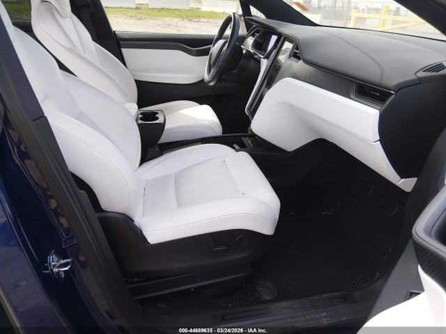 2018 TESLA MODEL X 5YJXCAE24JF118223 Photo 4