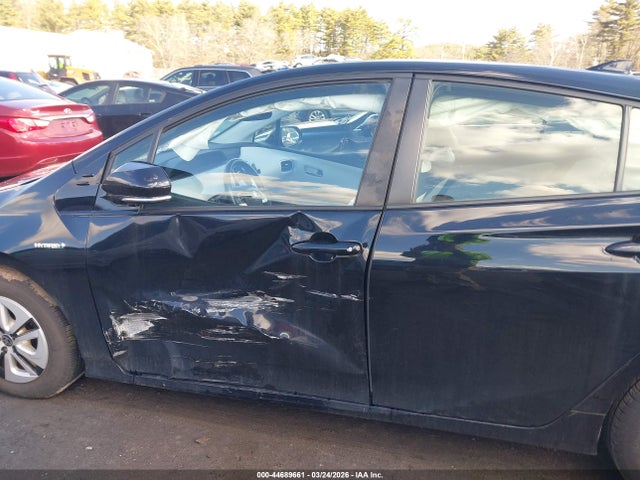 JTDKARFU3H3048283 Toyota Prius Four
