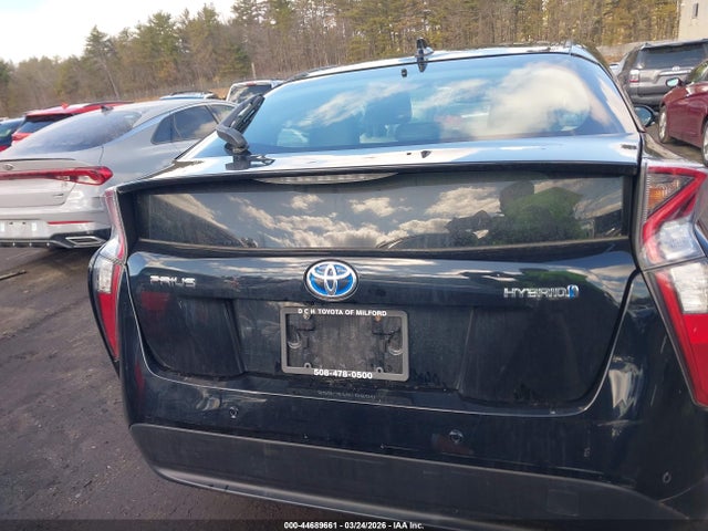 JTDKARFU3H3048283 Toyota Prius Four