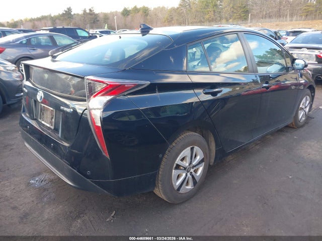 JTDKARFU3H3048283 Toyota Prius Four
