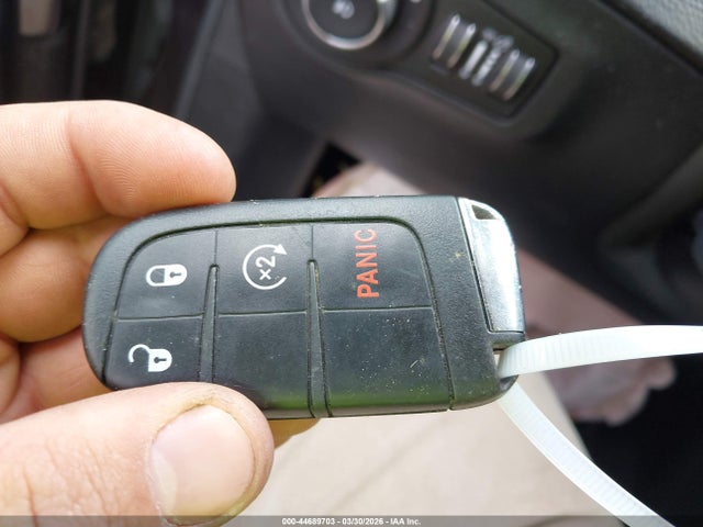 44689703 :رقم المزاد ، 3C4NJDCB8JT143967 vin ، 2018 Jeep Compass Limited 4x4 مزاد بيع