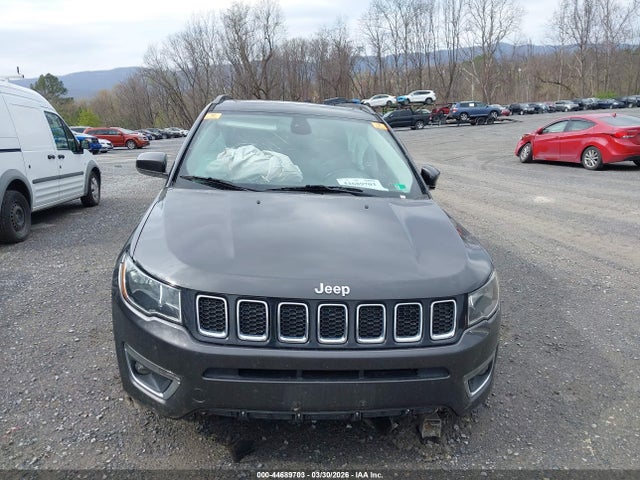 44689703 :رقم المزاد ، 3C4NJDCB8JT143967 vin ، 2018 Jeep Compass Limited 4x4 مزاد بيع