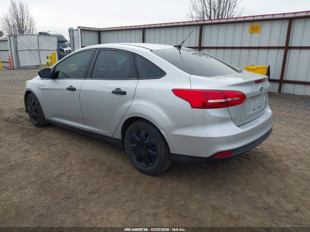 Ford FOCUS S 2018 1FADP3E29JL217819 Image 3