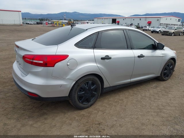 Ford FOCUS S 2018 1FADP3E29JL217819 Image 4