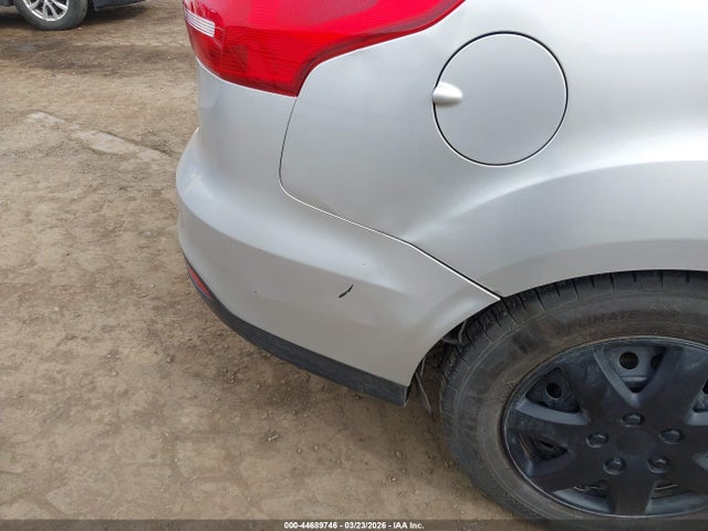 Ford FOCUS S 2018 1FADP3E29JL217819 Image 6