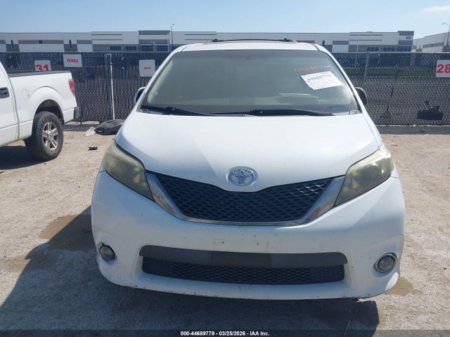 Aukcja sprzedaży 2011 Toyota Sienna Se, vin: 5TDXK3DC3BS153616, numer aukcji: 44689779