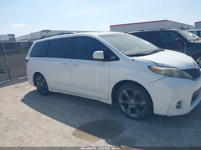 Aukcja sprzedaży 2011 Toyota Sienna Se, vin: 5TDXK3DC3BS153616, numer aukcji: 44689779