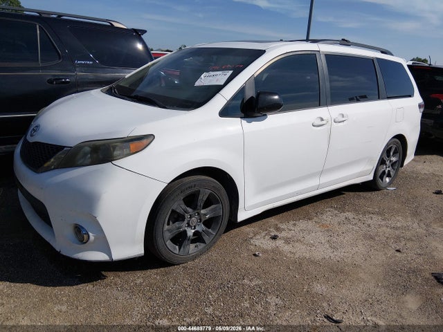 Aukcja sprzedaży 2011 Toyota Sienna Se, vin: 5TDXK3DC3BS153616, numer aukcji: 44689779
