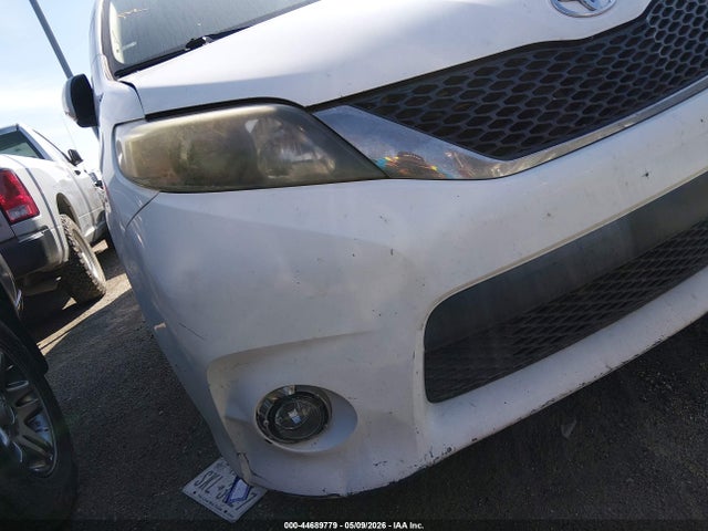 Aukcja sprzedaży 2011 Toyota Sienna Se, vin: 5TDXK3DC3BS153616, numer aukcji: 44689779