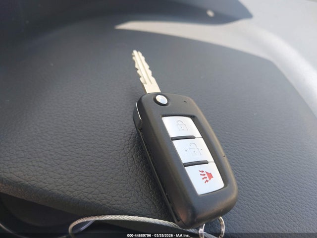 JN1BJ1CP5KW229717 Nissan Rogue Sport S
